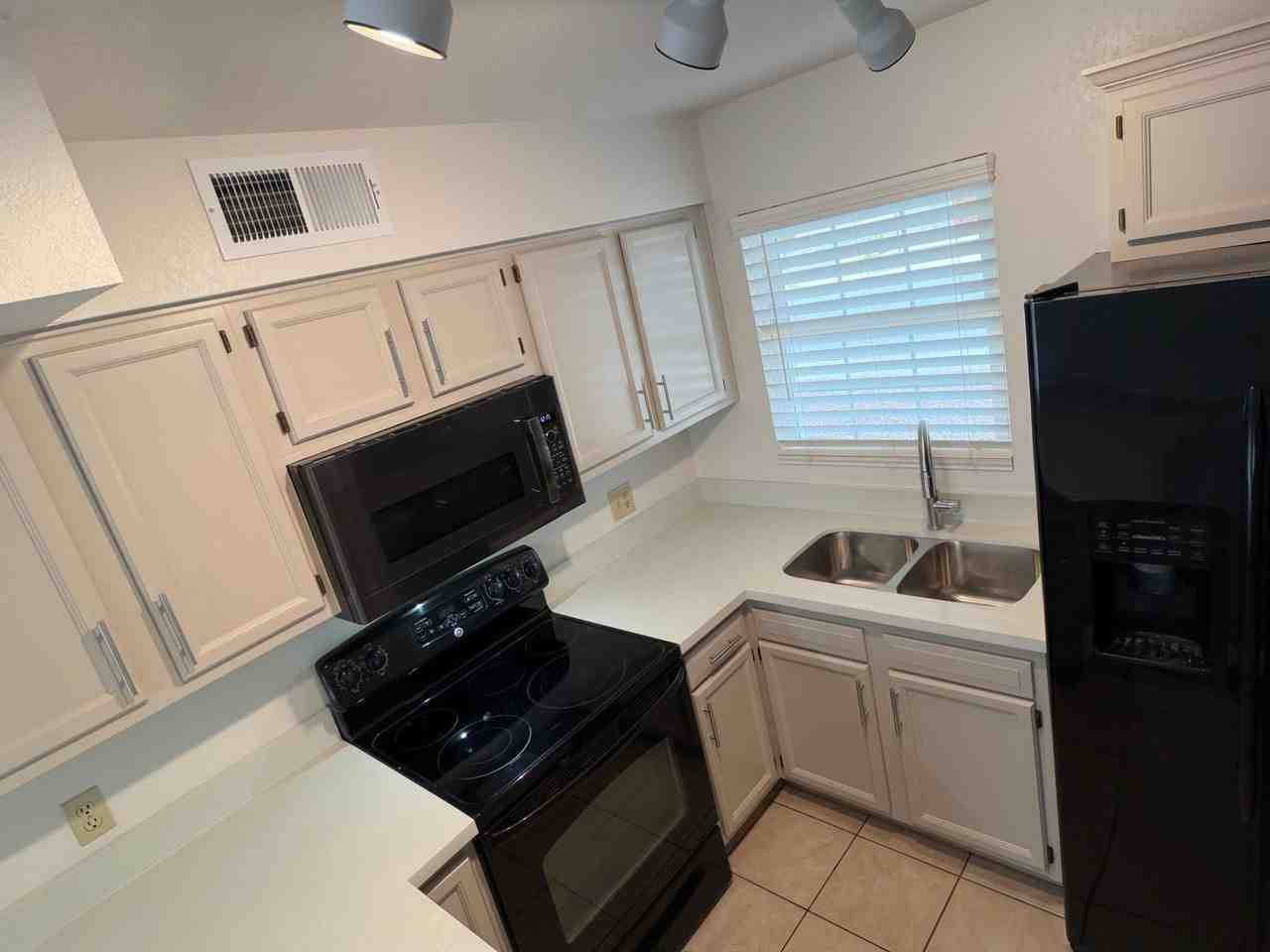 3439 W Peppertree Ln - Photo 6 of 18