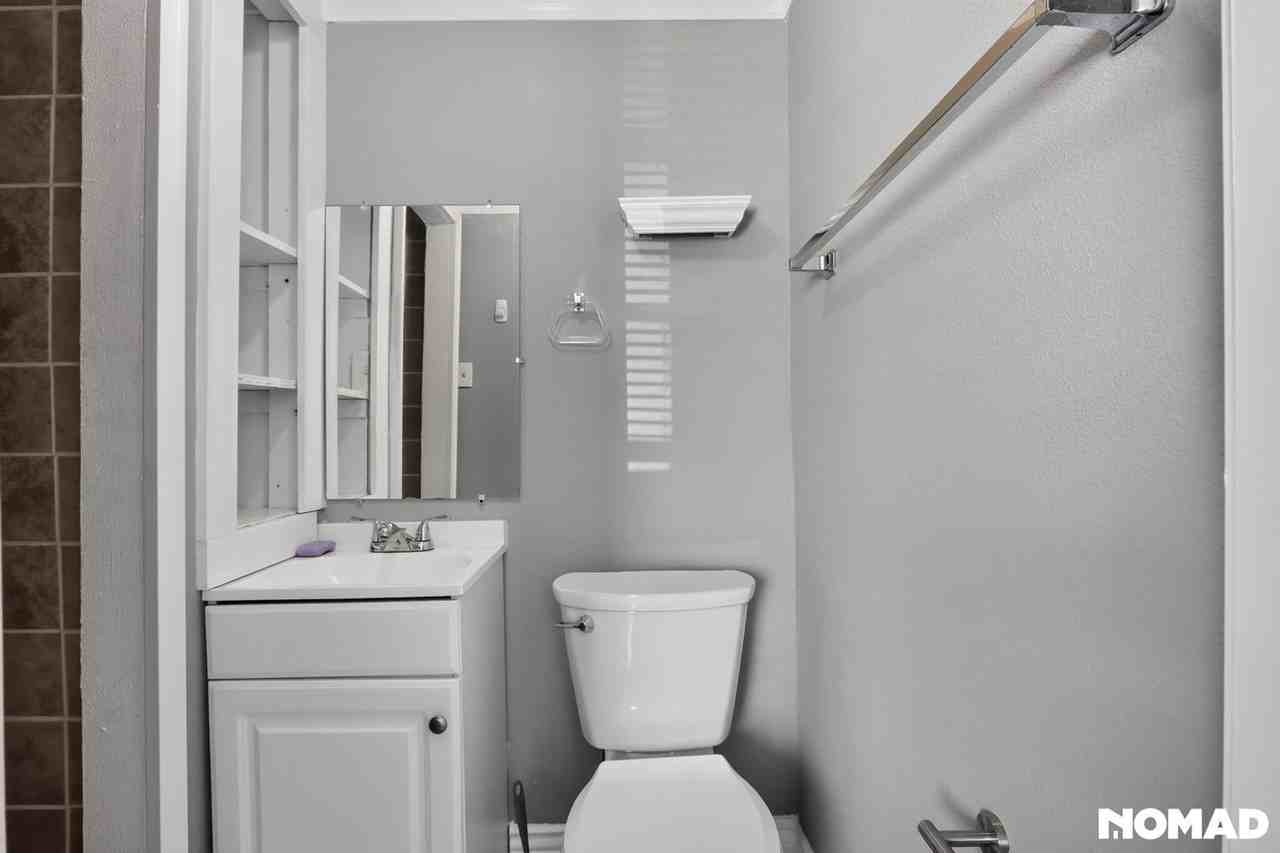 708 S Chestnut St - Photo 6 of 27