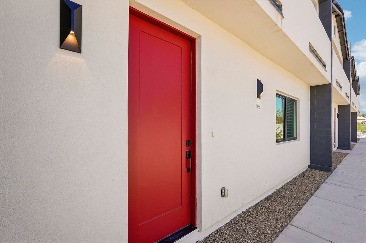 2002 E. Eugie Terrace | Phoenix Townhomes - Photo 3 of 30