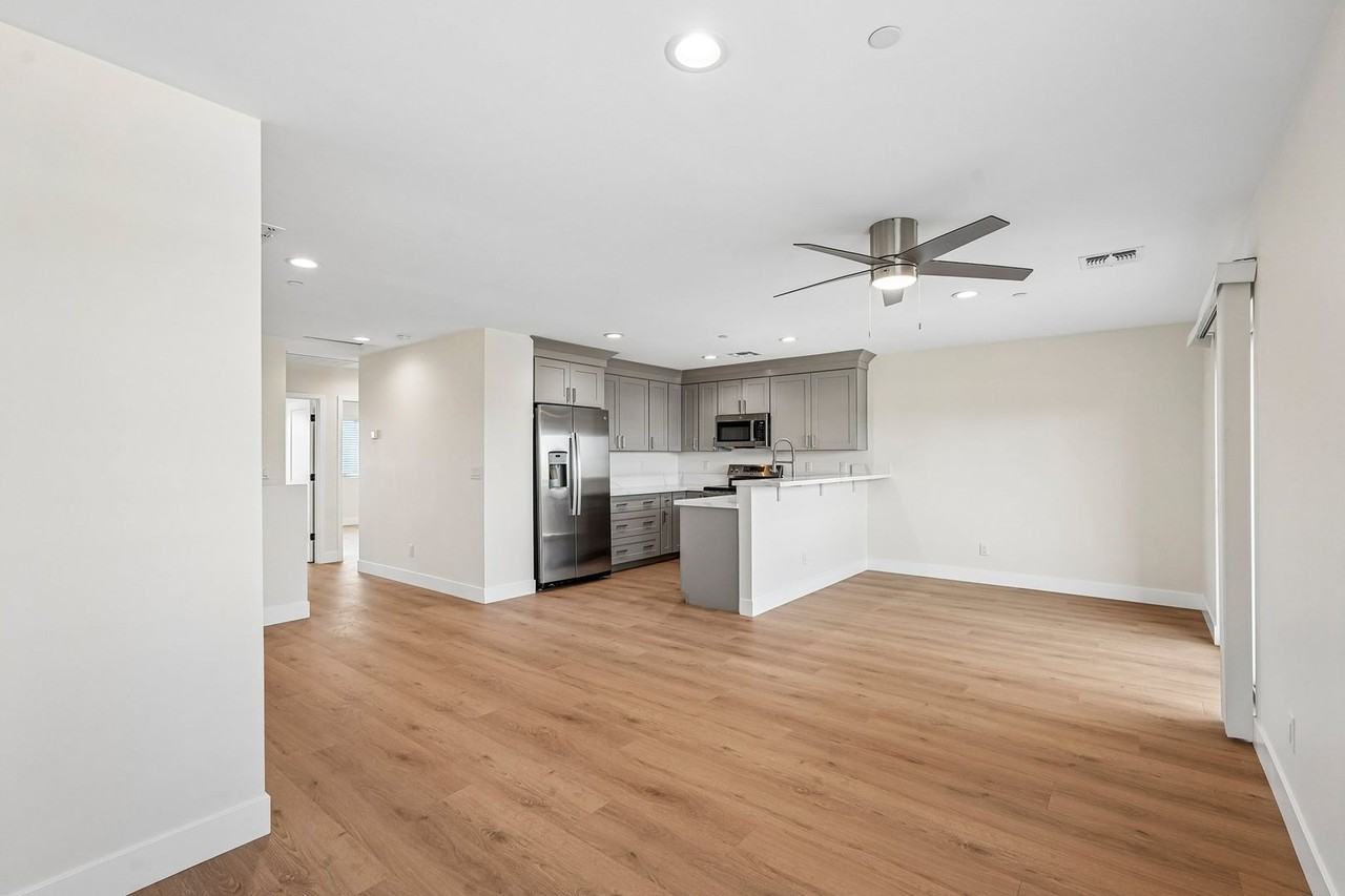 2002 E. Eugie Terrace | Phoenix Townhomes - Photo 6 of 30