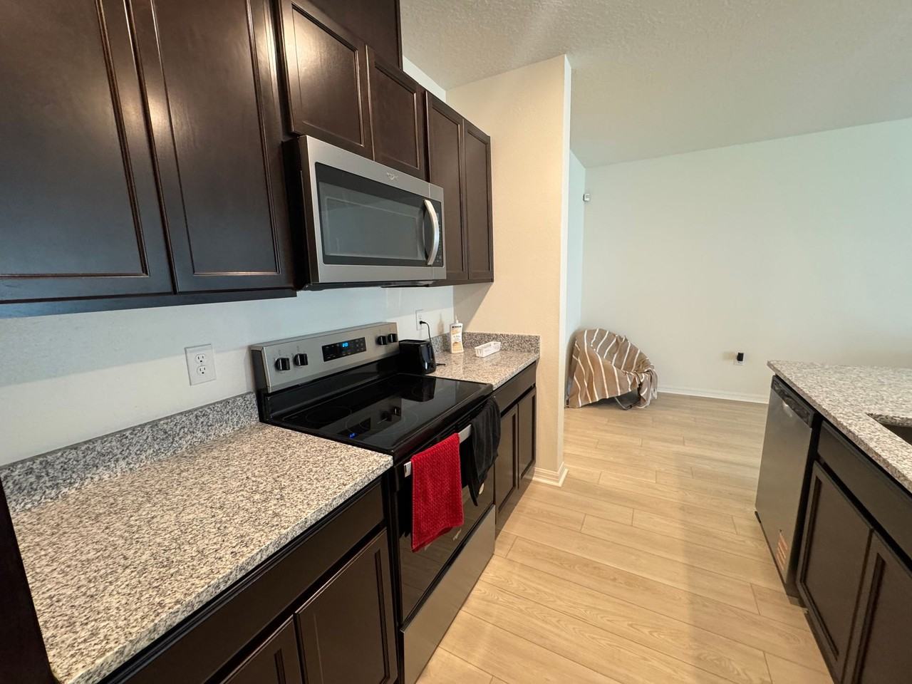 663 Meadows Edge Pl - Photo 7 of 40