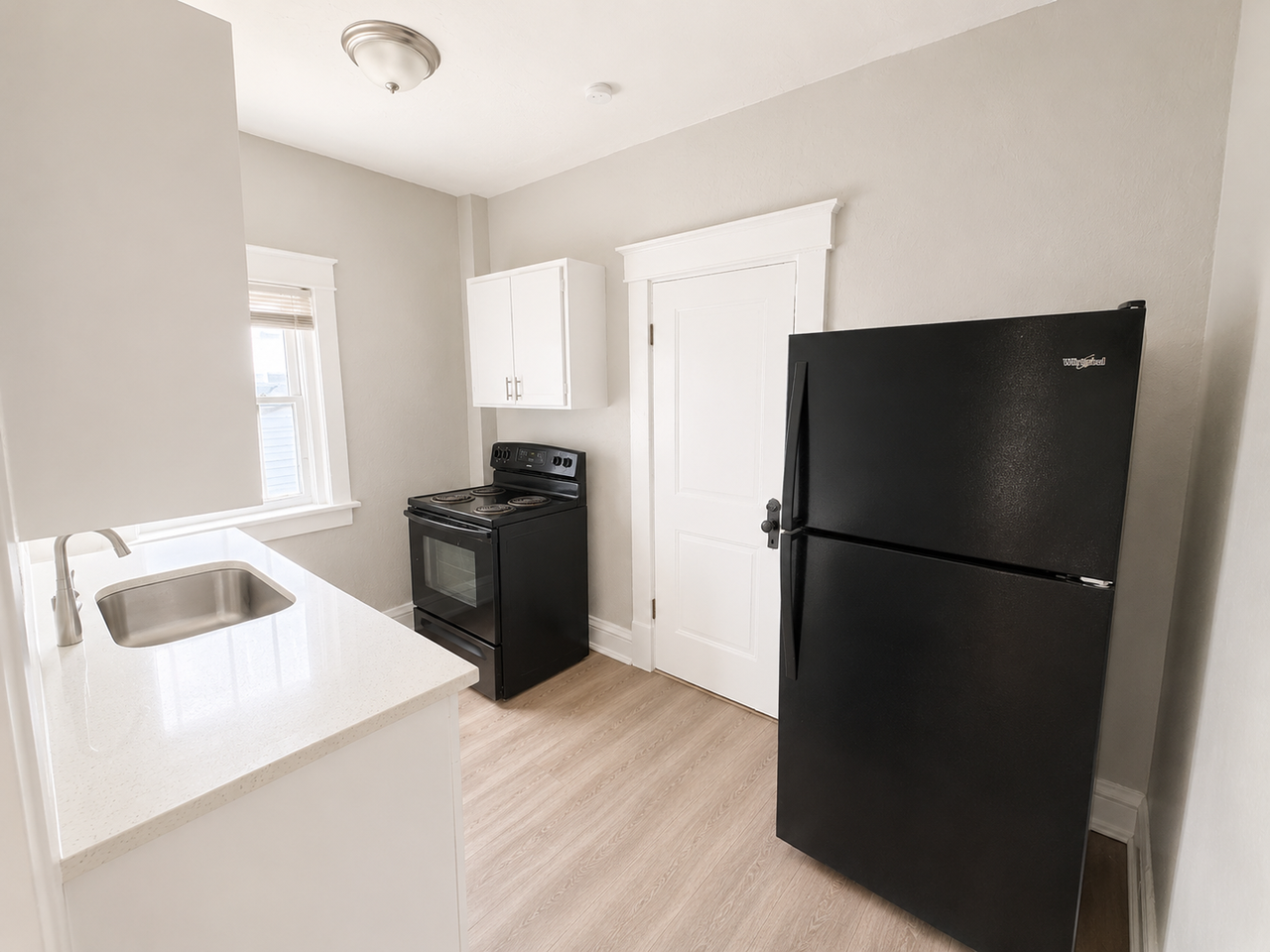 4005 Holly St - Photo 2 of 18