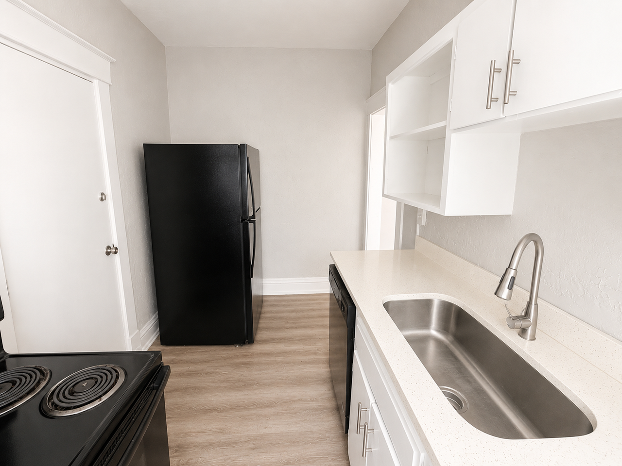 4005 Holly St - Photo 4 of 18