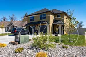 featured image of 32 Ne Hadley Way