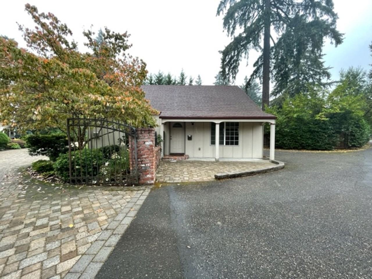 12242 S Breyman Ave - Photo 2 of 16