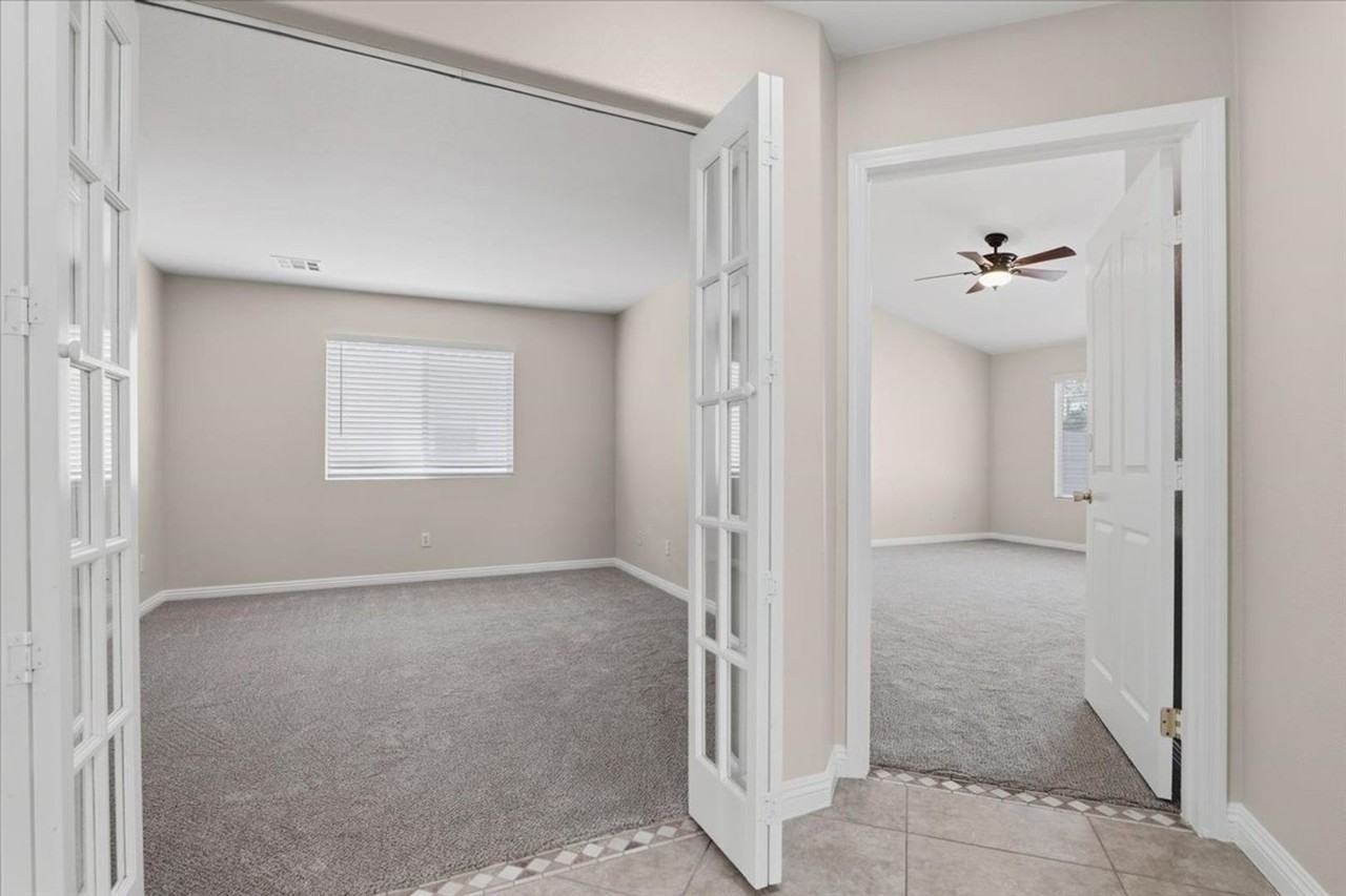 9041 Faversham Ct - Photo 7 of 12