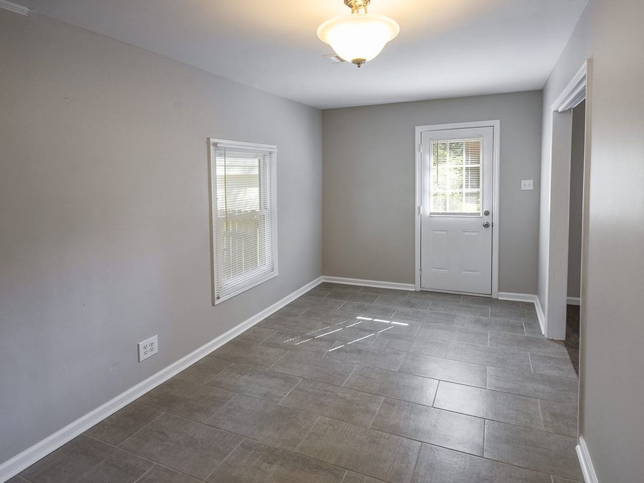 5360 Blackwell Rd - Photo 6 of 16