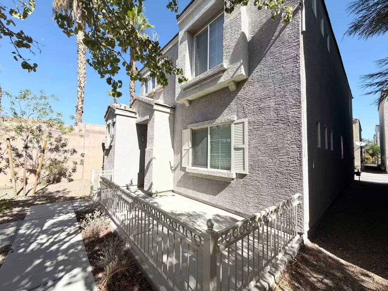9169 Conquest Ct - Photo 2 of 15