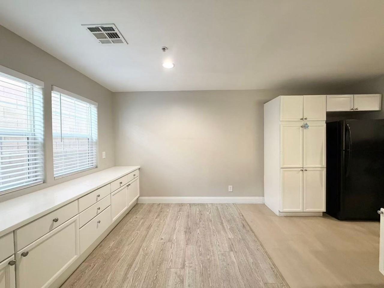9169 Conquest Ct - Photo 3 of 15