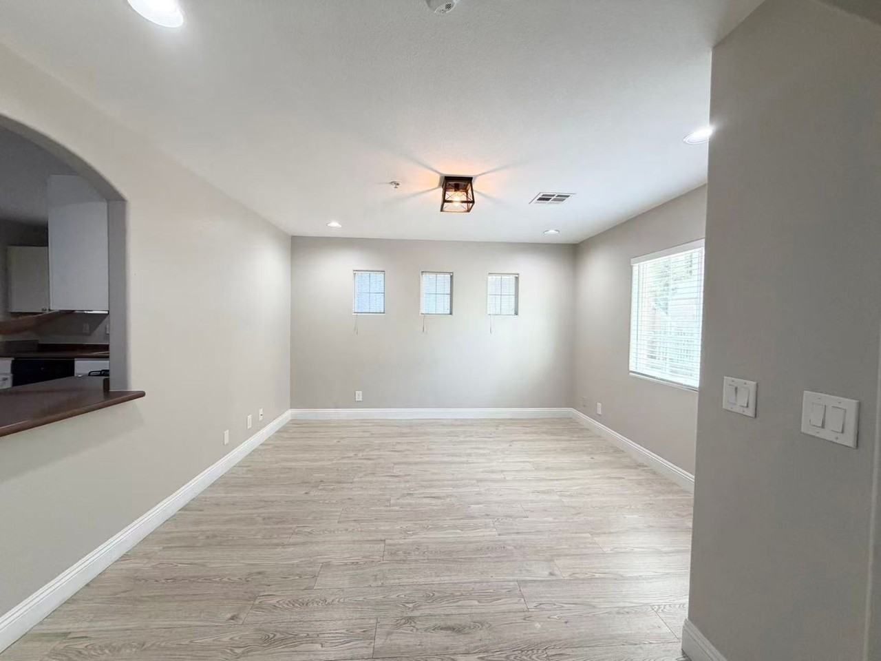 9169 Conquest Ct - Photo 4 of 15