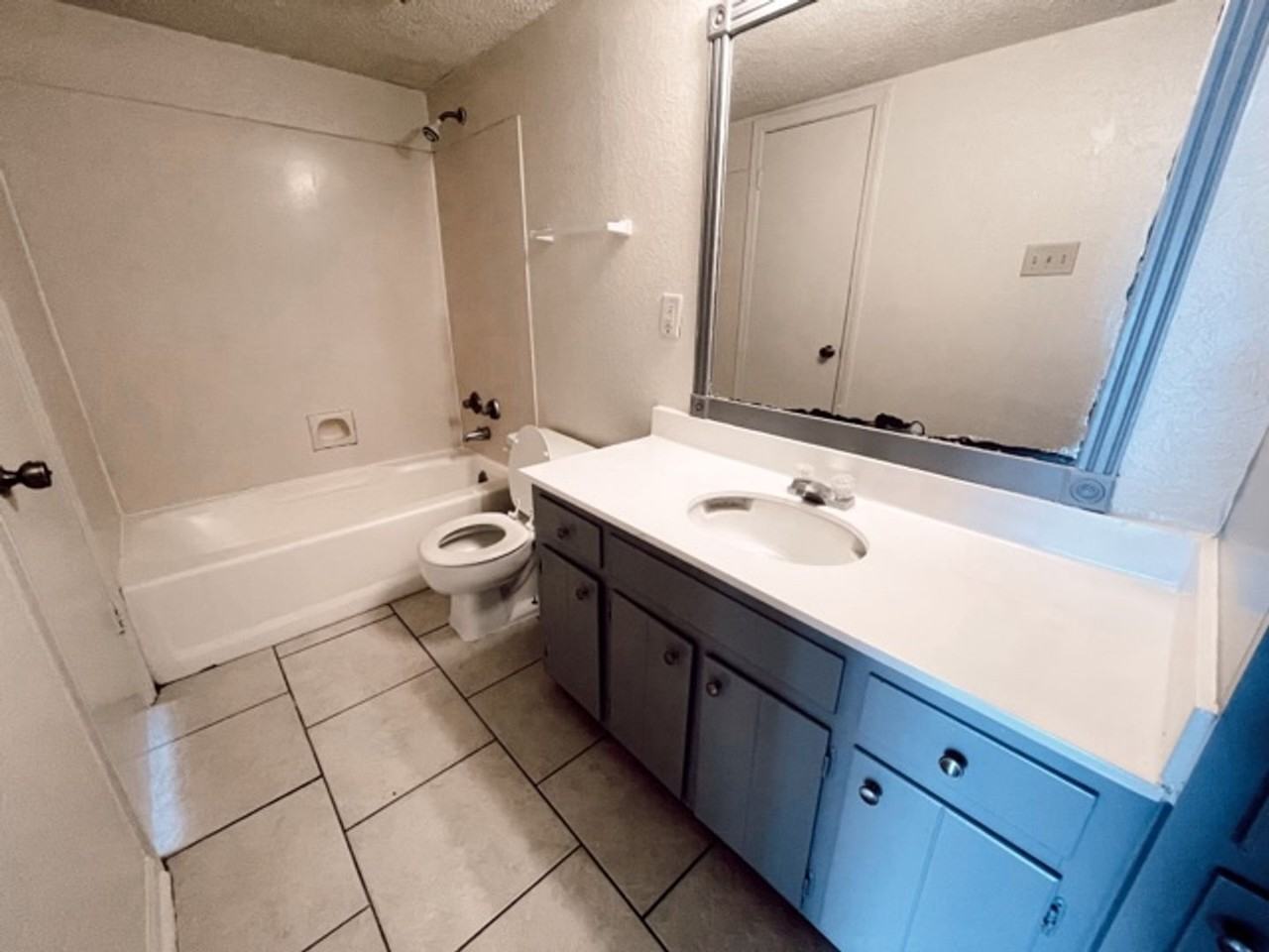 8220 Governor Dr Apt B - Photo 4 of 13
