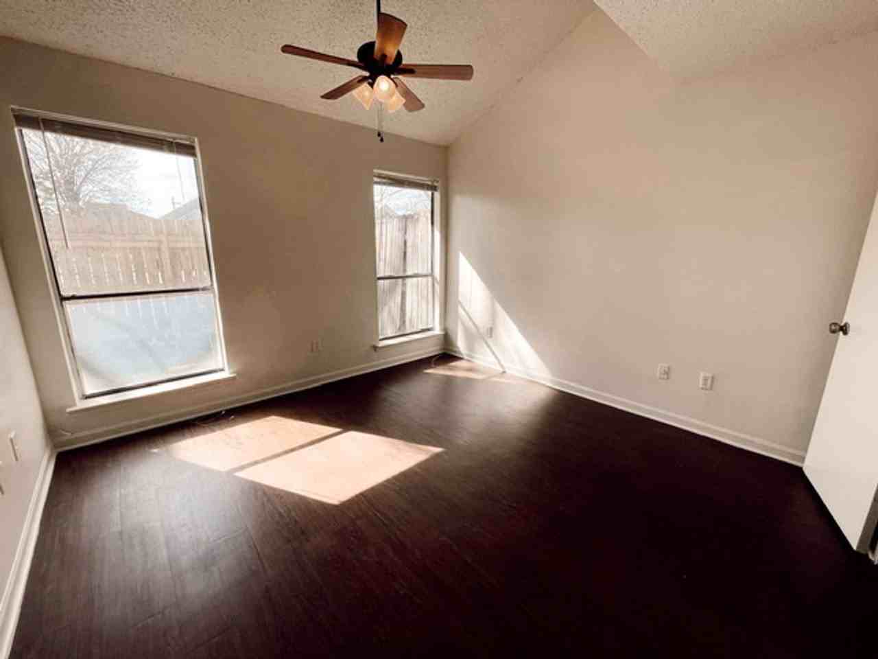 8220 Governor Dr Apt B - Photo 6 of 13