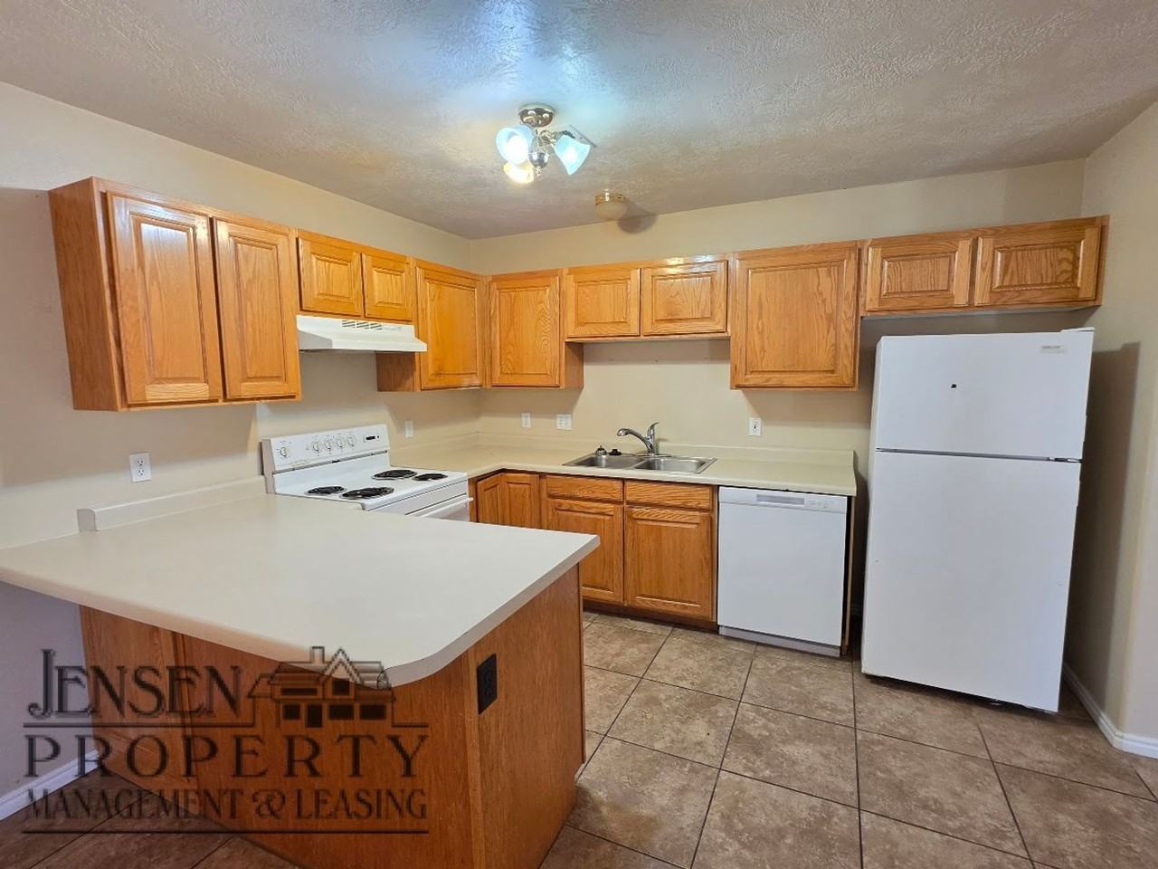 92 E Center St - Photo 4 of 21