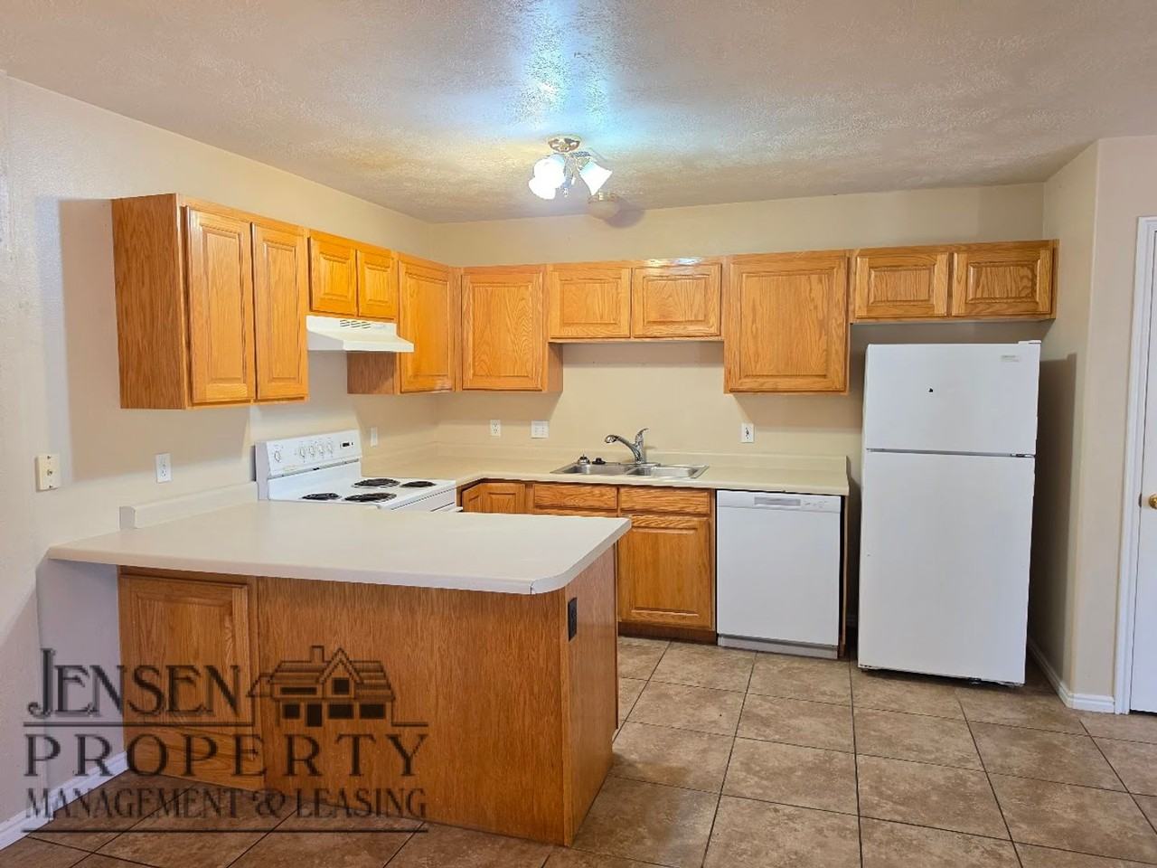 92 E Center St - Photo 5 of 21