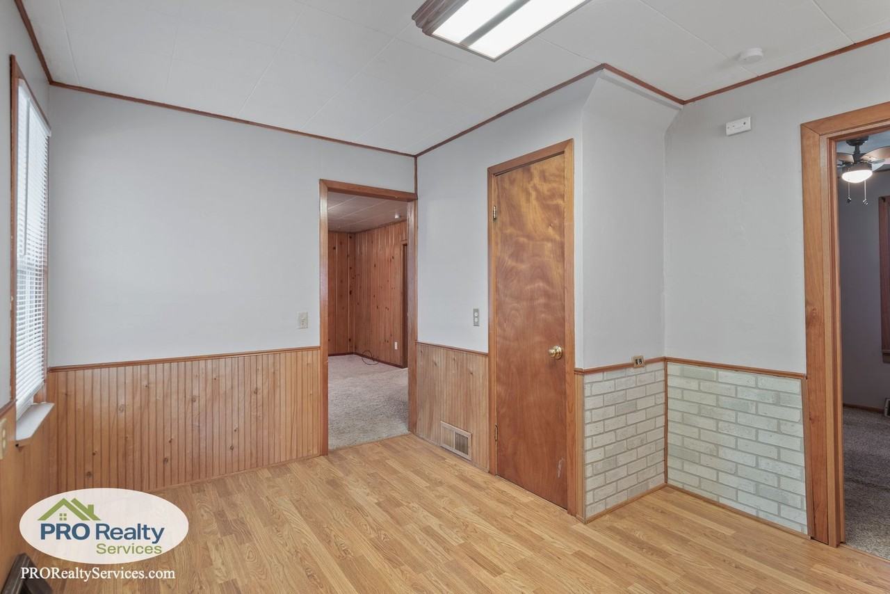 257 E Spruce St - Photo 5 of 21