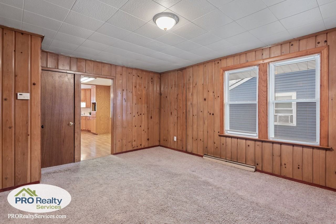 257 E Spruce St - Photo 6 of 21