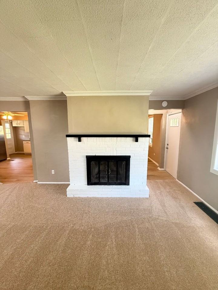 28 Zimmerman St - Photo 5 of 26