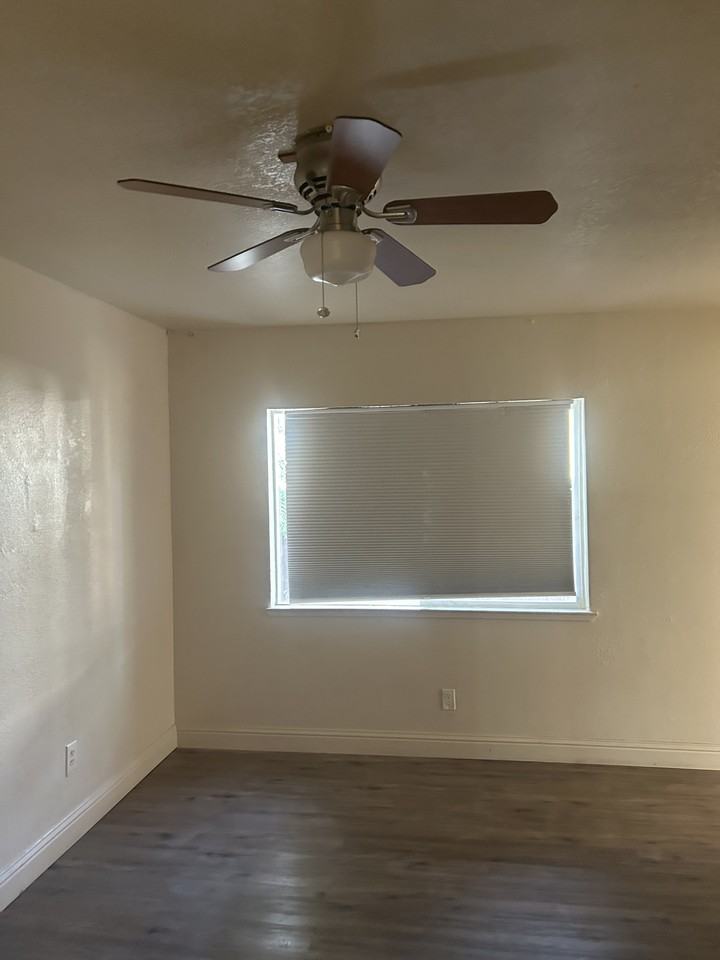 905 3rd St #1 - Photo 4 of 7