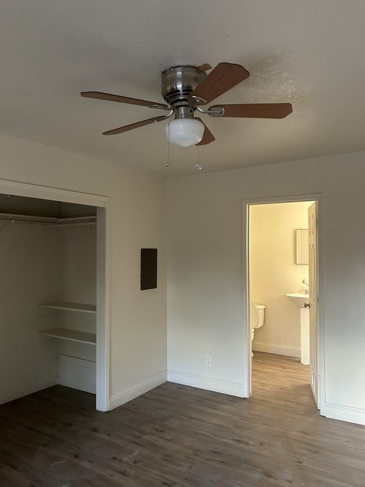 905 3rd St #1 - Photo 5 of 7