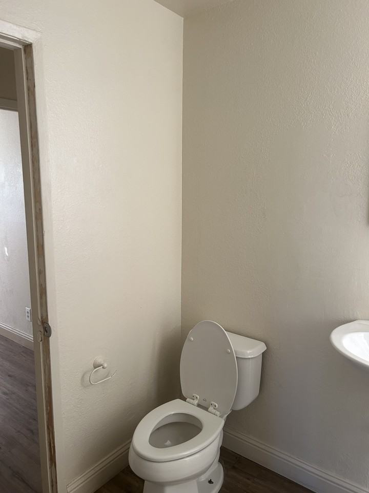 905 3rd St #1 - Photo 7 of 7