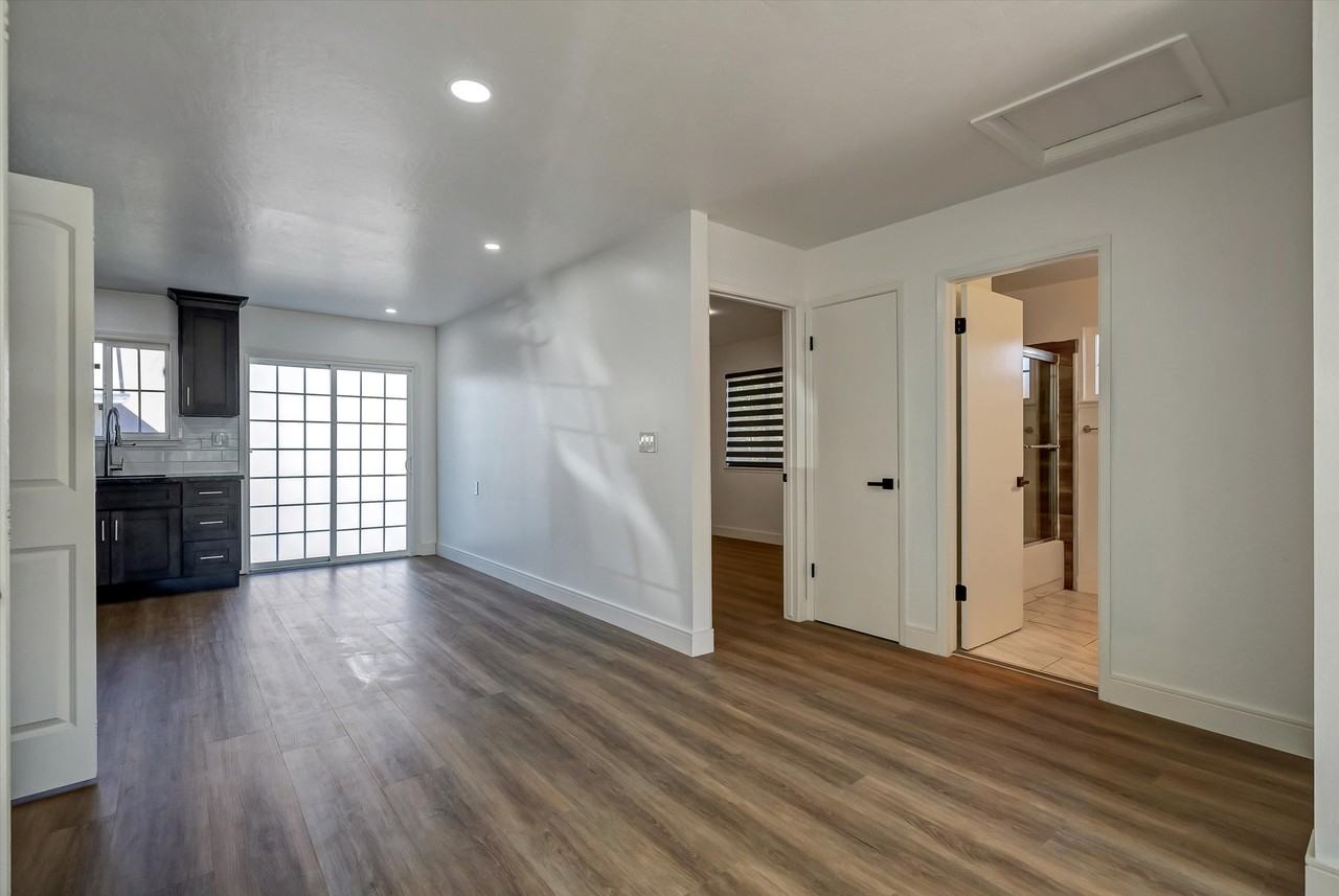 568 Simon St #568 - Photo 4 of 10