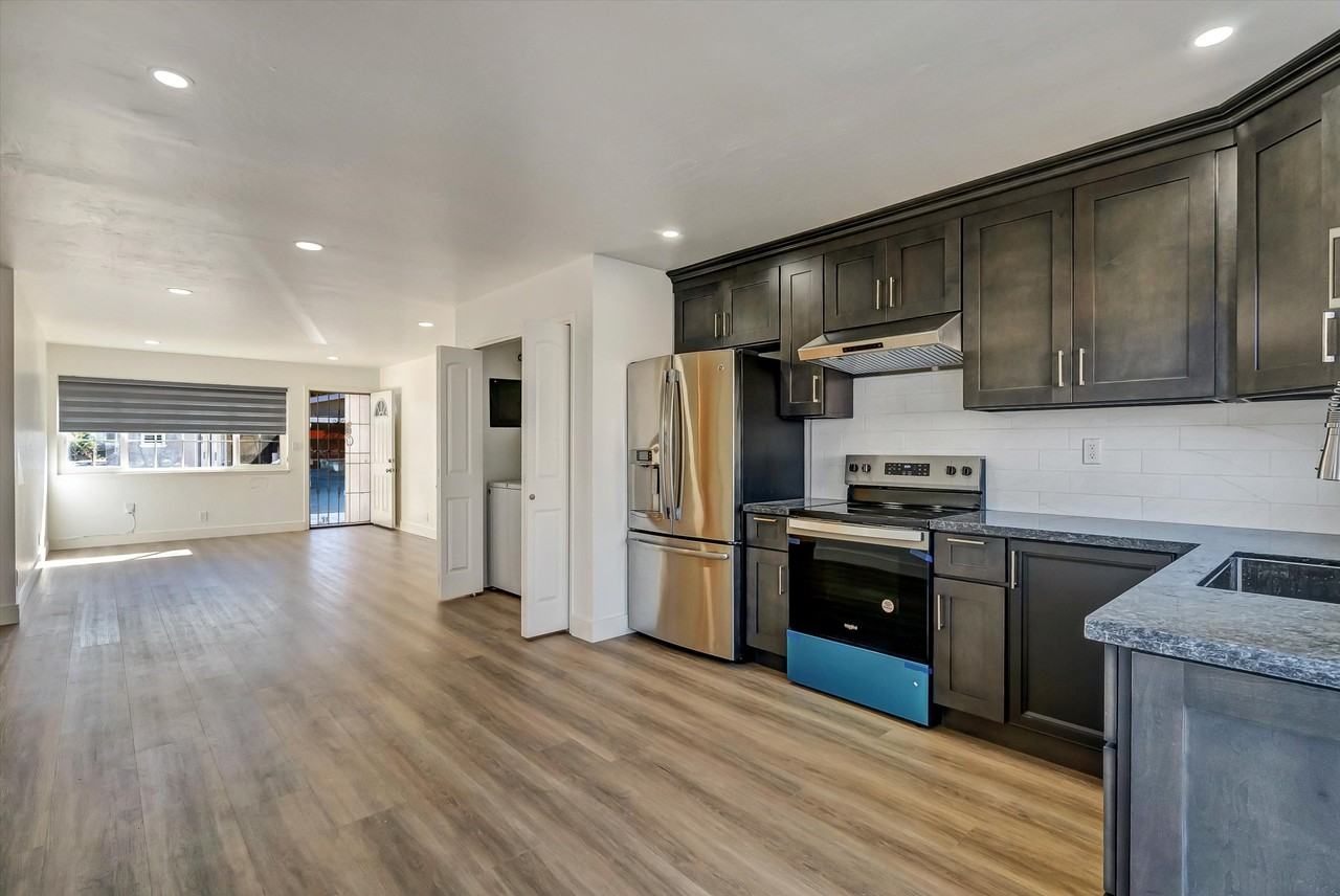 568 Simon St #568 - Photo 6 of 10