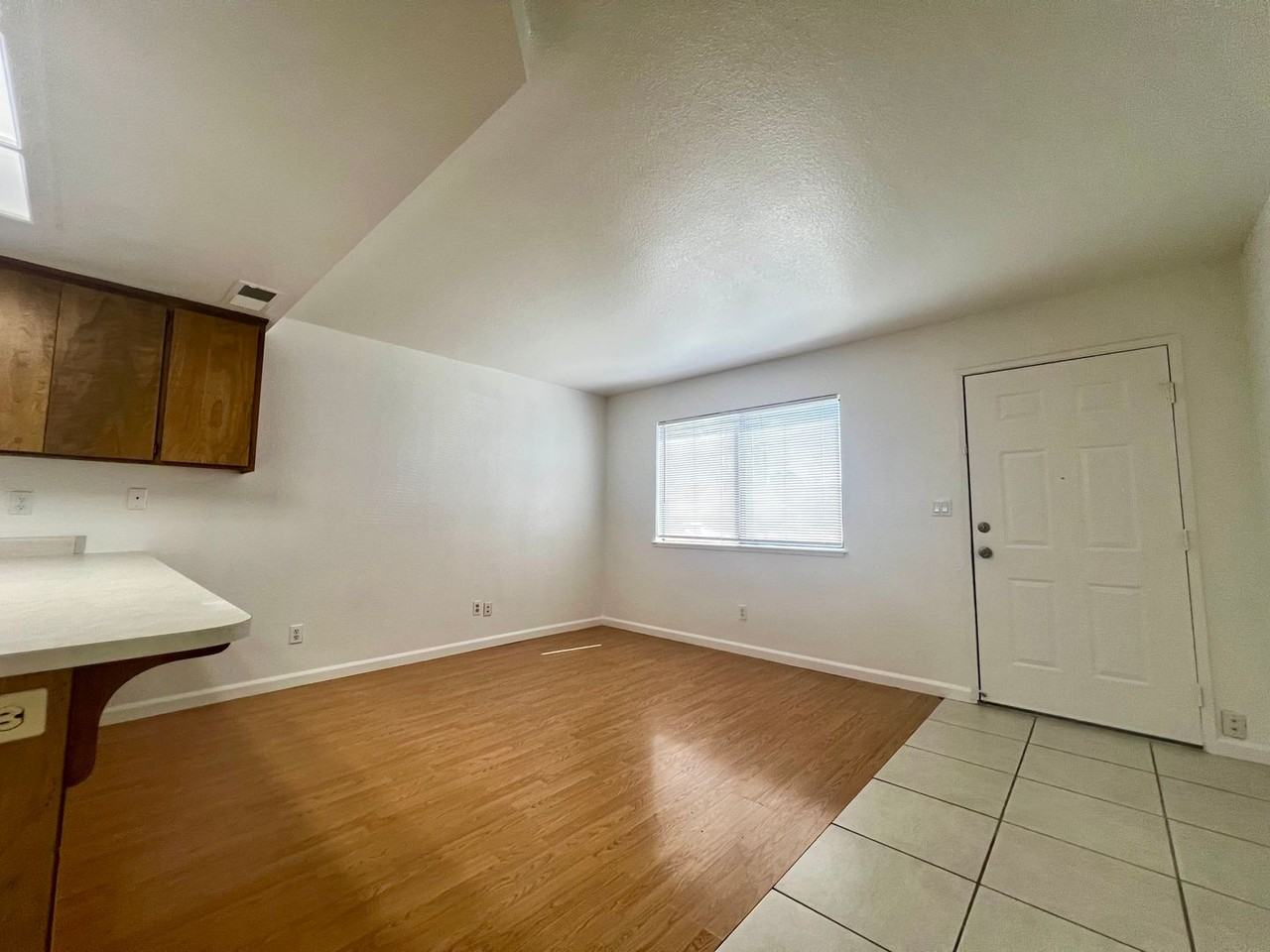 144 Duranta St - Photo 3 of 10