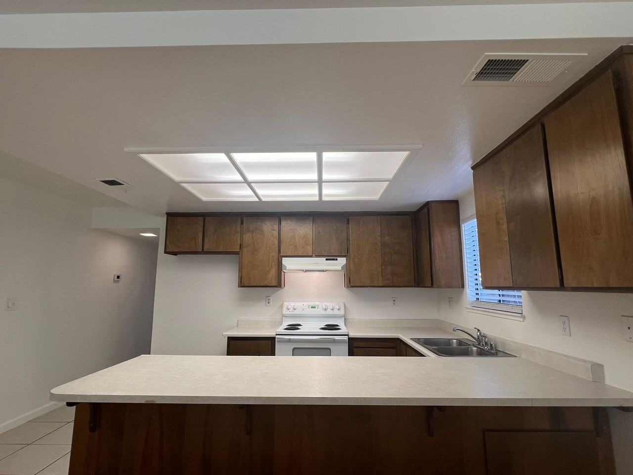 144 Duranta St - Photo 6 of 10
