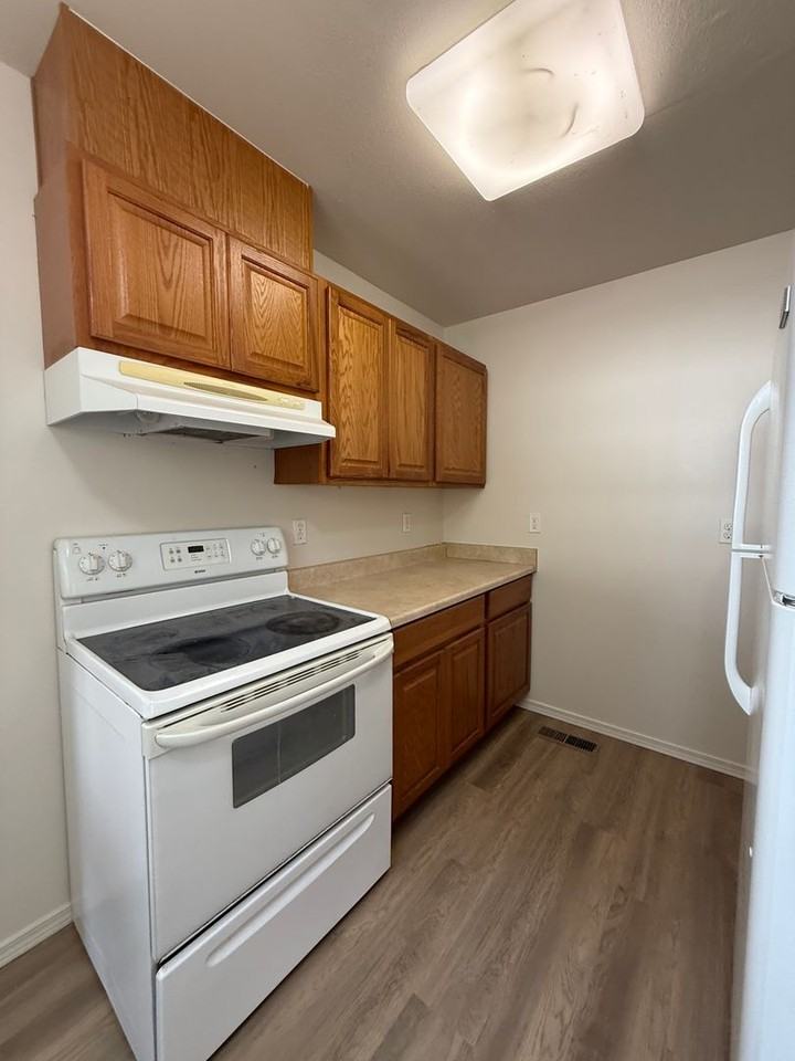 1404 Swift Blvd - Photo 5 of 10
