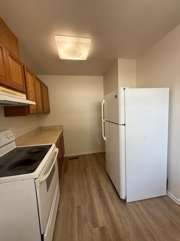 1404 Swift Blvd - Photo 6 of 10