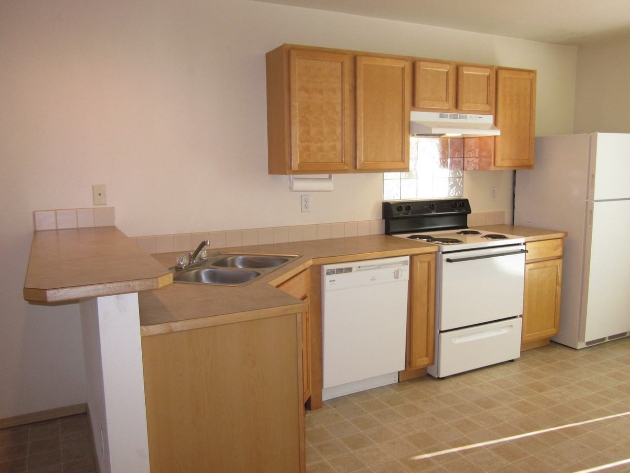 2827 Sw 21st St - Photo 2 of 6