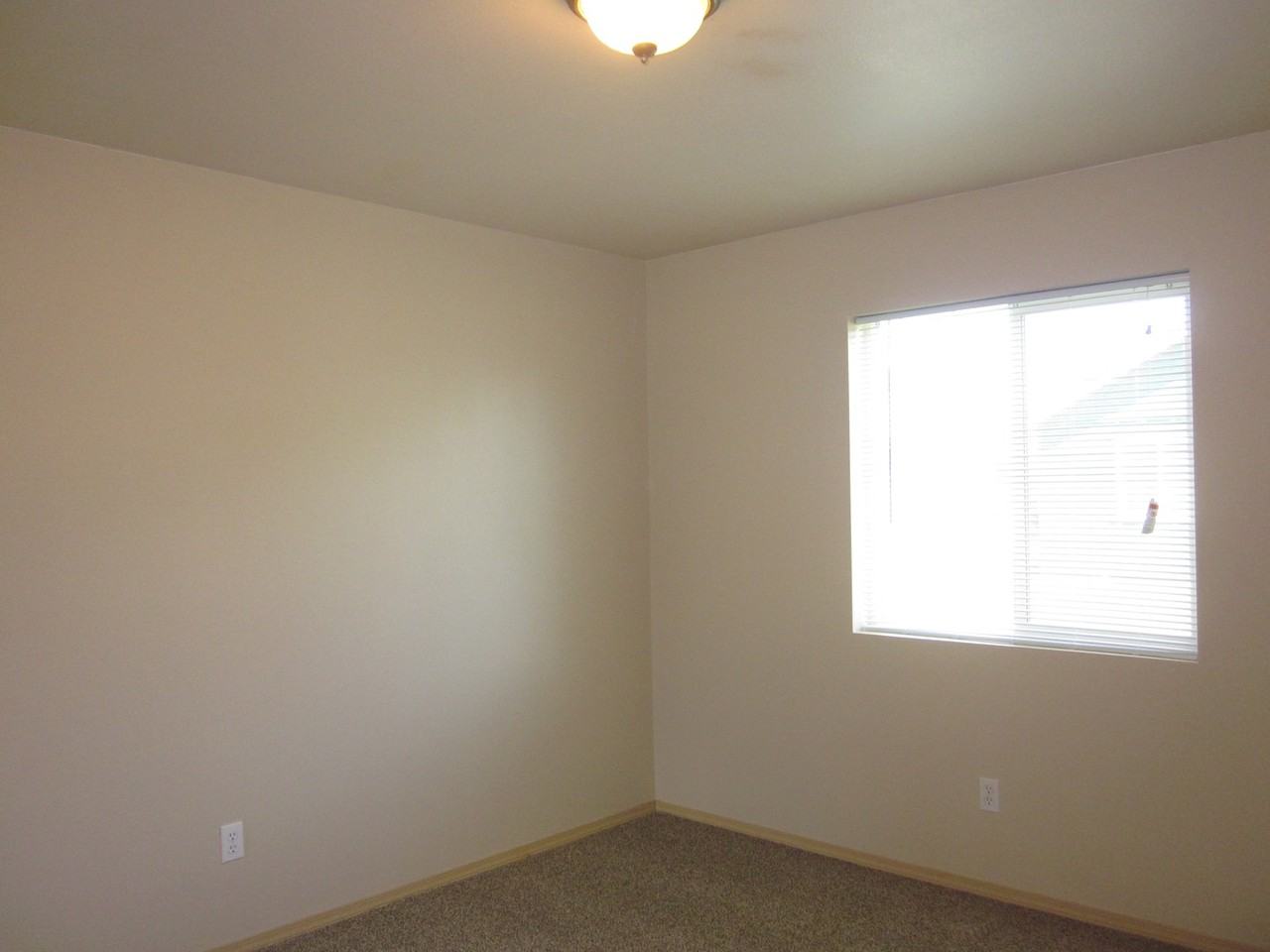 2827 Sw 21st St - Photo 3 of 6