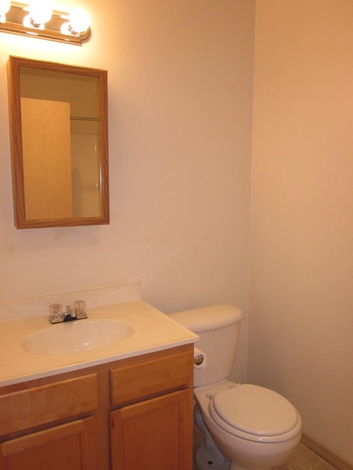 2827 Sw 21st St - Photo 4 of 6