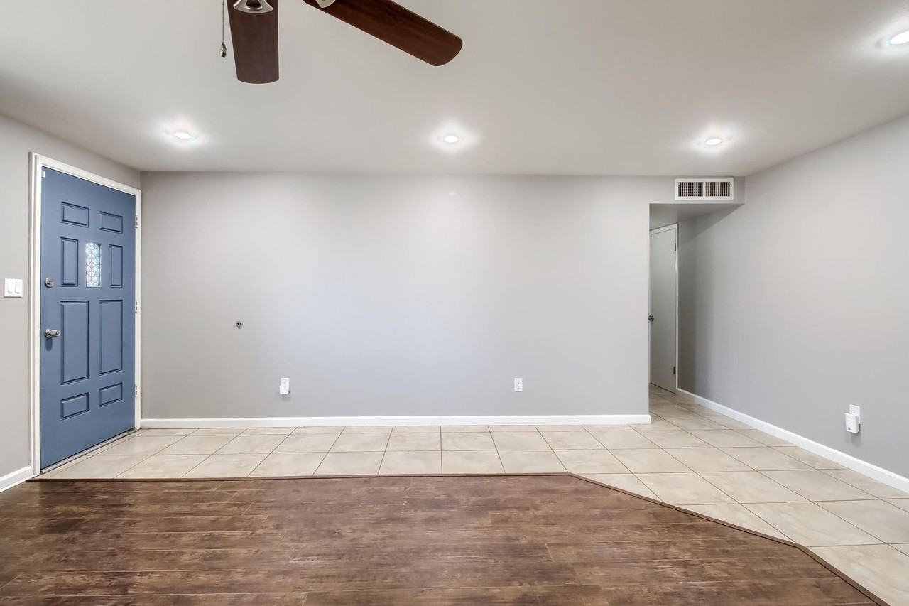 13254 N 39th St - Photo 6 of 37