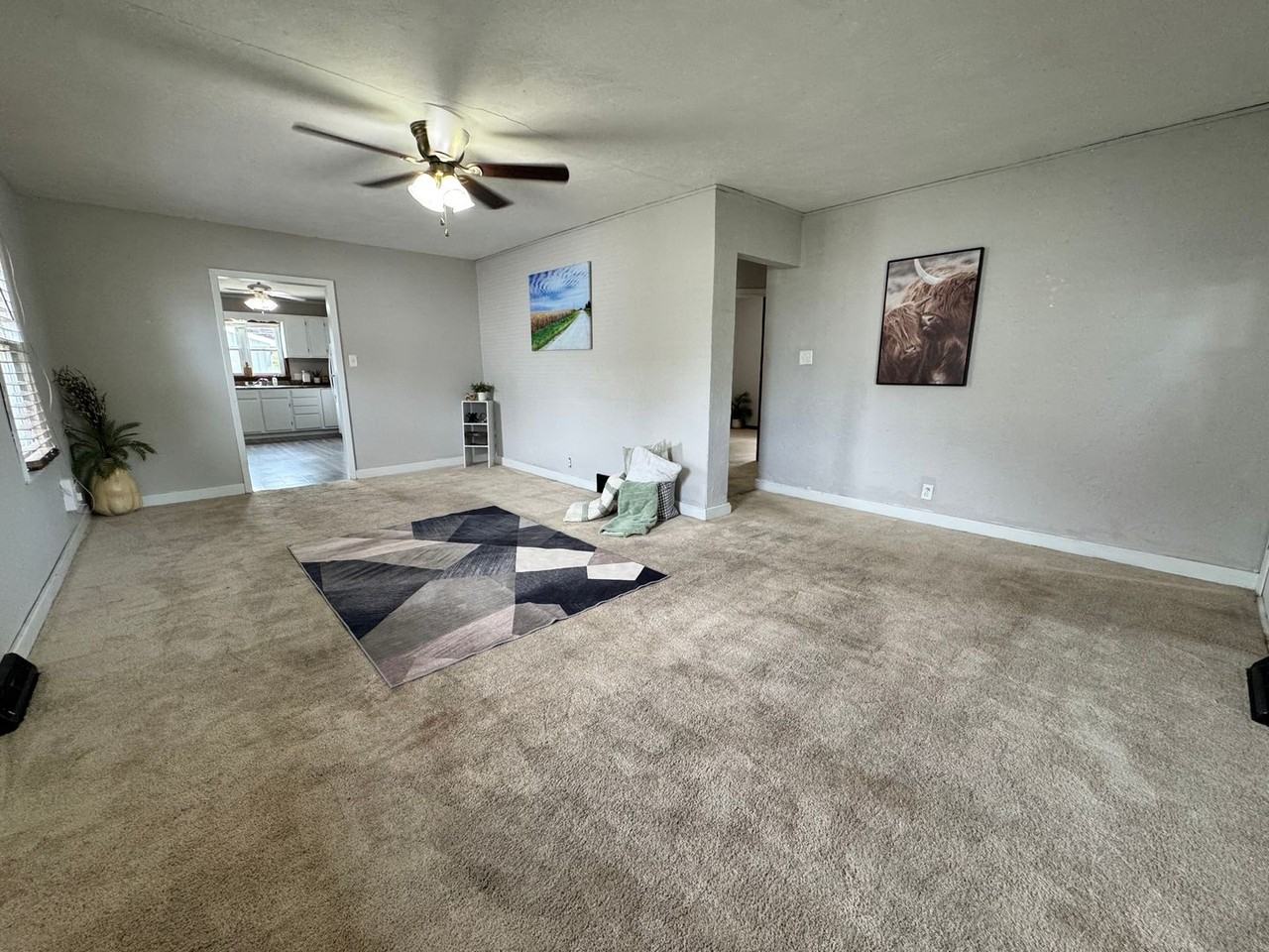 230 E Gilbert Dr - Photo 3 of 27