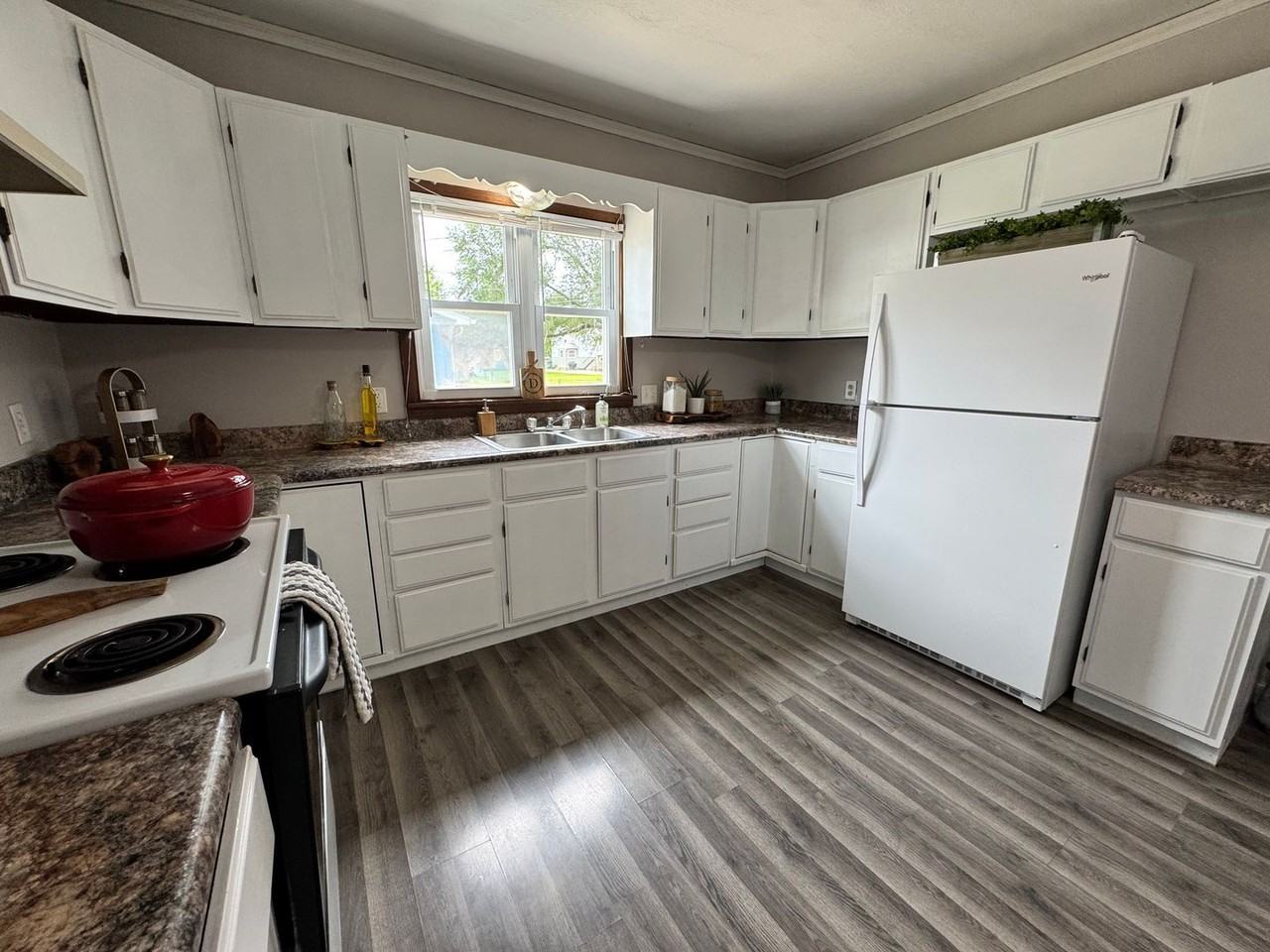 230 E Gilbert Dr - Photo 6 of 27