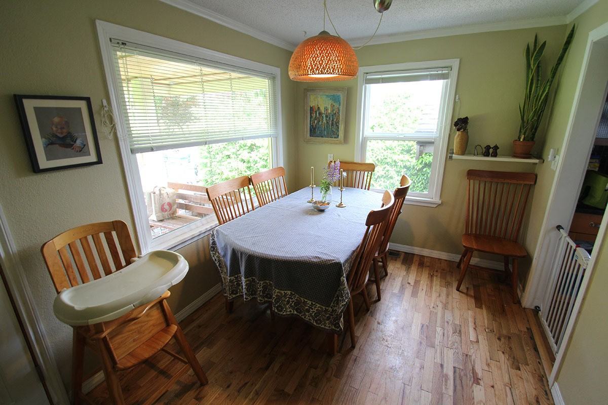 9504 40th Ave Ne - Photo 7 of 19