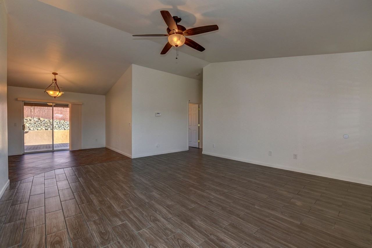 8660 E Manley Dr - Photo 5 of 39