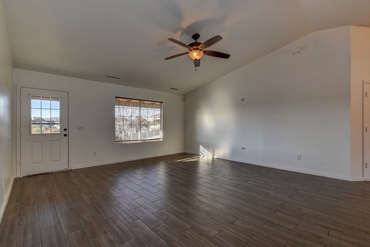 8660 E Manley Dr - Photo 6 of 39