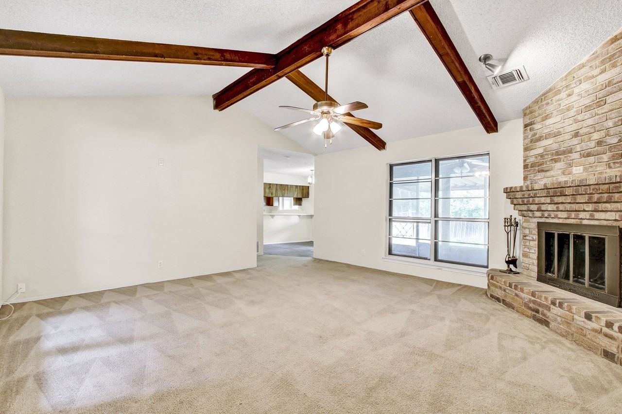 302 Gateway St - Photo 4 of 26
