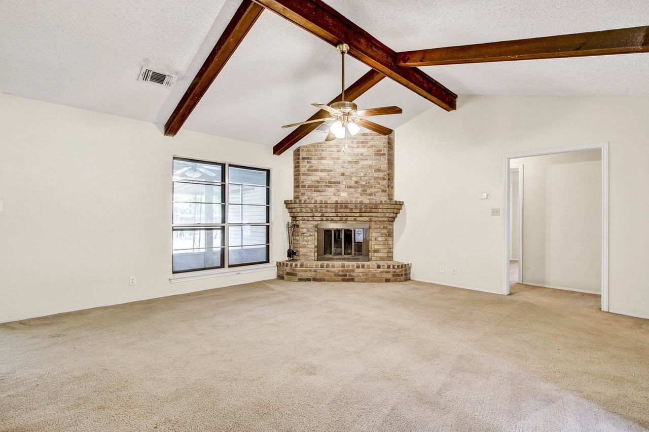 302 Gateway St - Photo 5 of 26