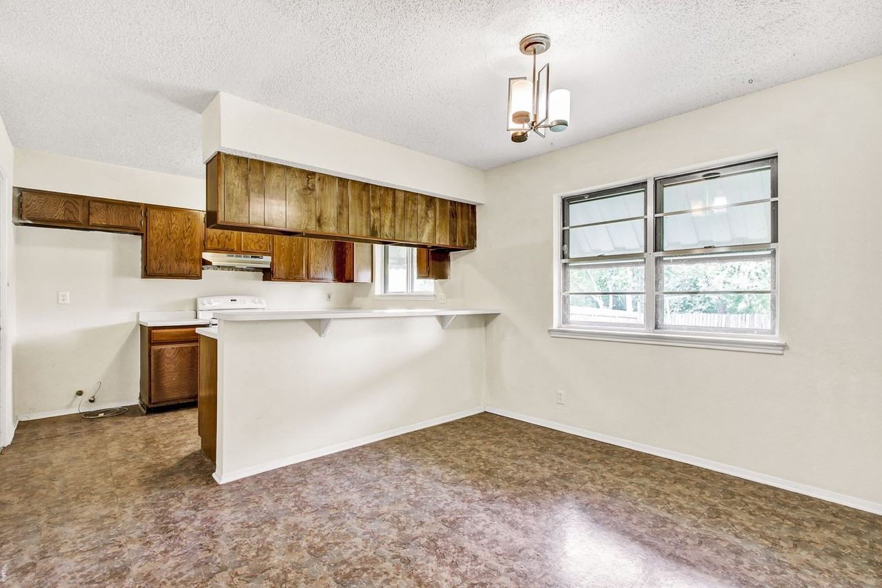 302 Gateway St - Photo 7 of 26
