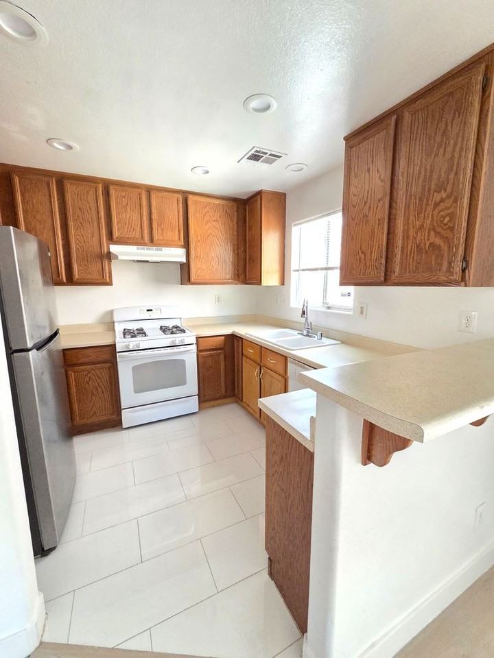 5034 Aesop Ave - Photo 5 of 20