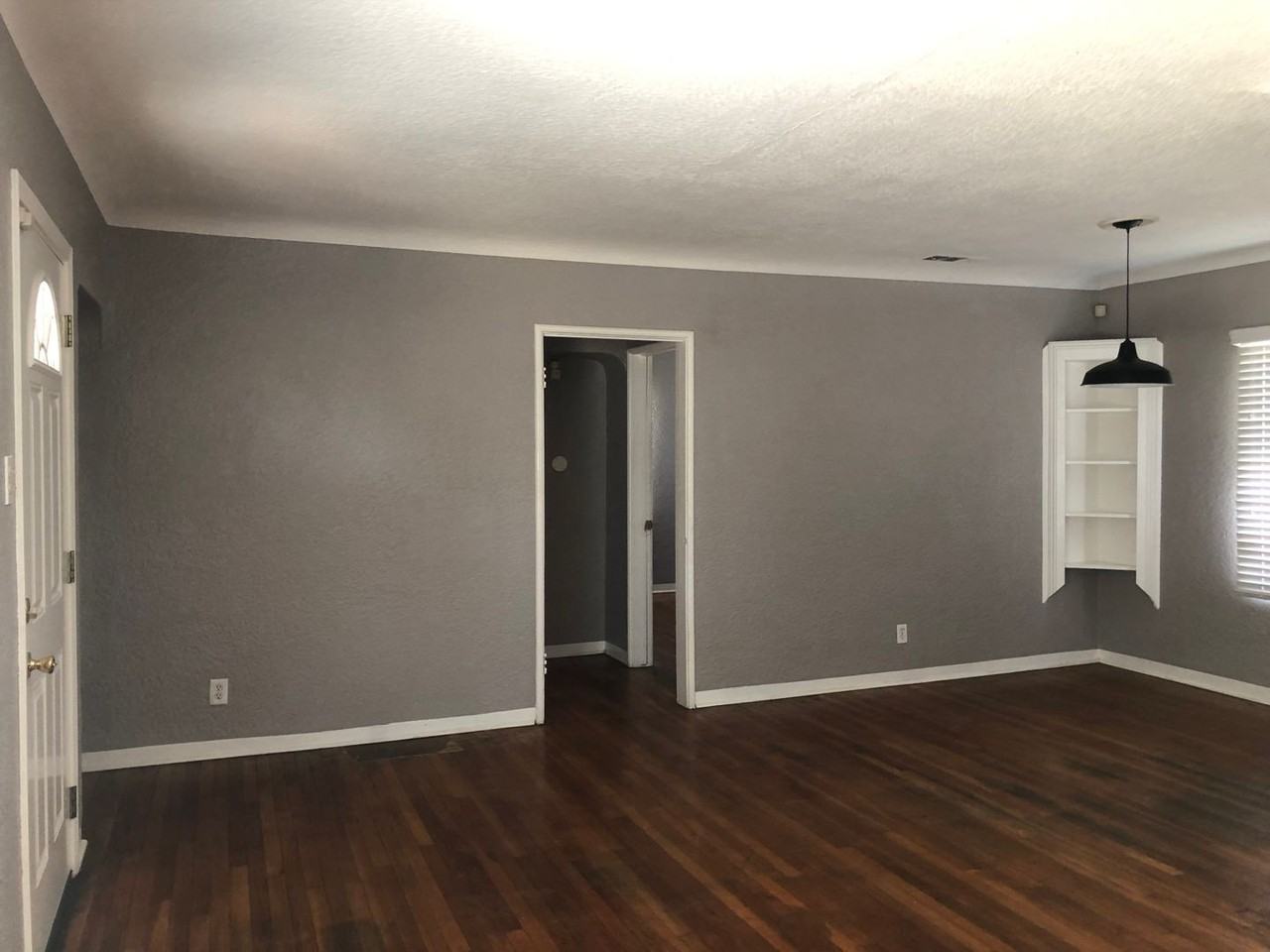 630 N Manor St - Photo 5 of 13