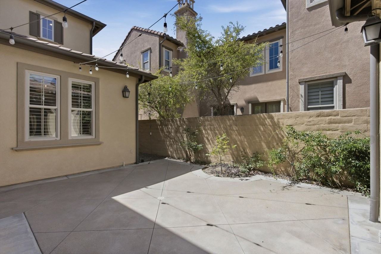 40 Paseo Lerida - Photo 4 of 50
