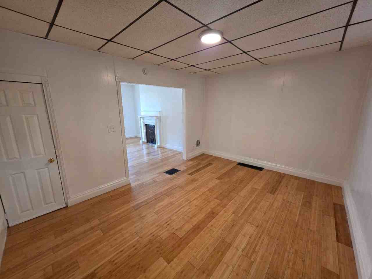 929 E 17th St - Photo 4 of 16