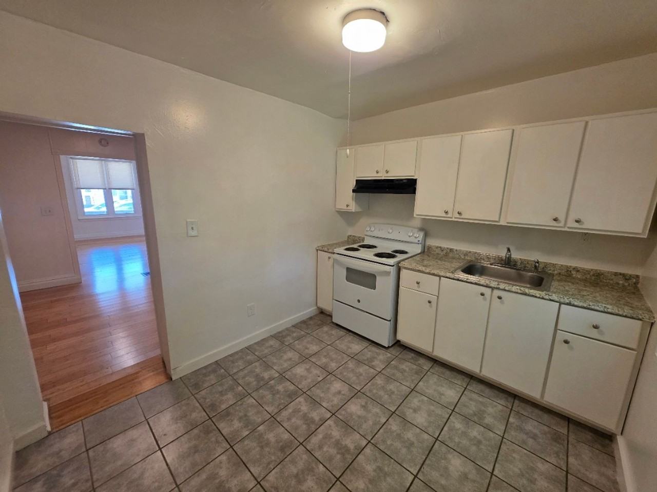 929 E 17th St - Photo 6 of 16