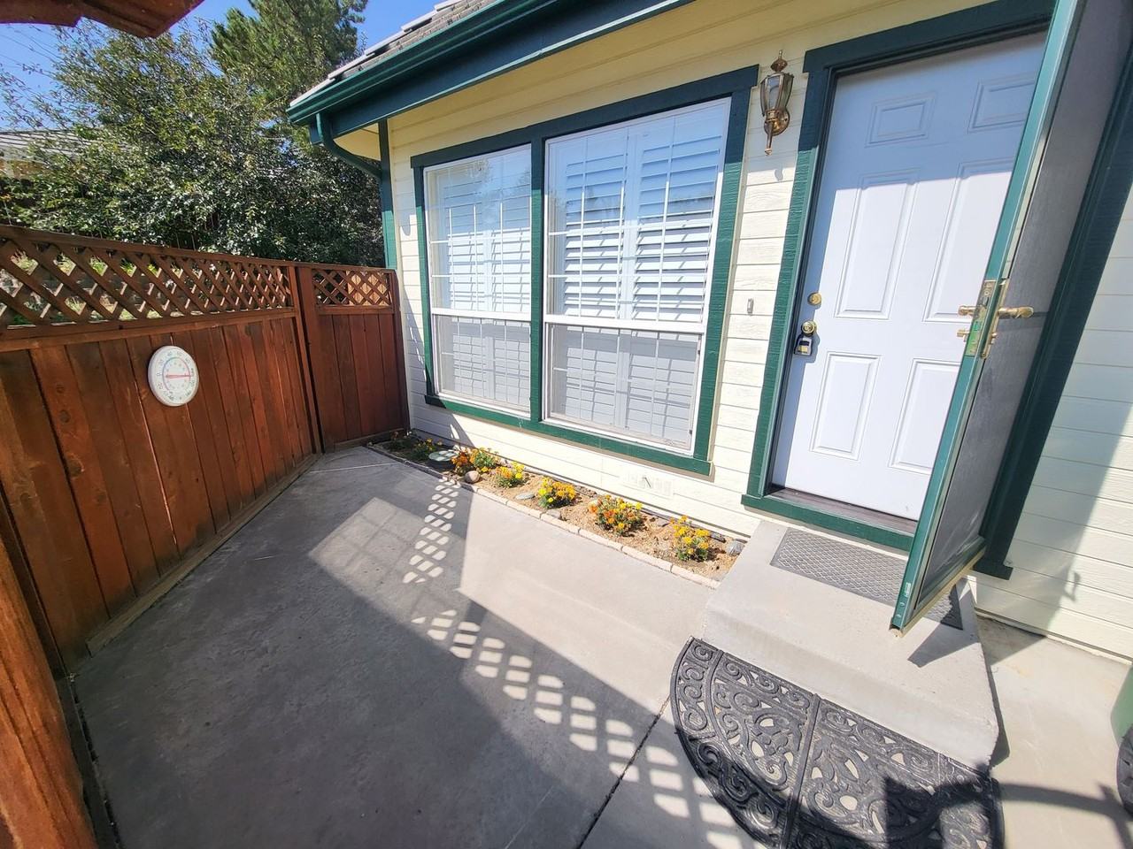 1436 Gregg St - Photo 2 of 18