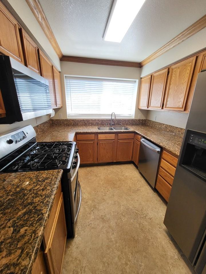 1436 Gregg St - Photo 4 of 18