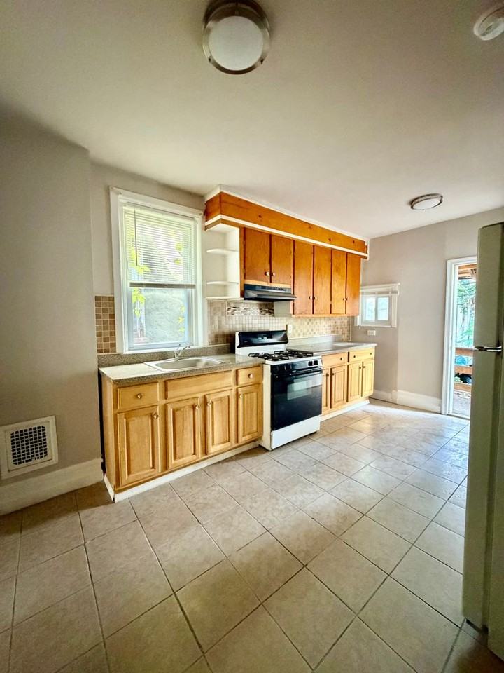 27 N Edgewood St - Photo 5 of 18